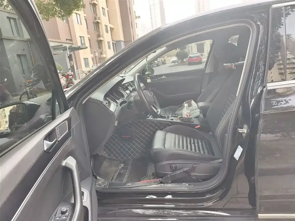Volkswagen Magotan 2022 из CN, фото 8