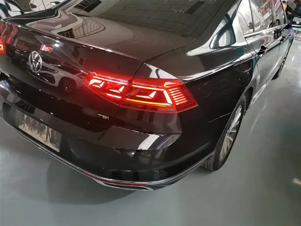 Volkswagen Magotan 2022 из CN, фото 2