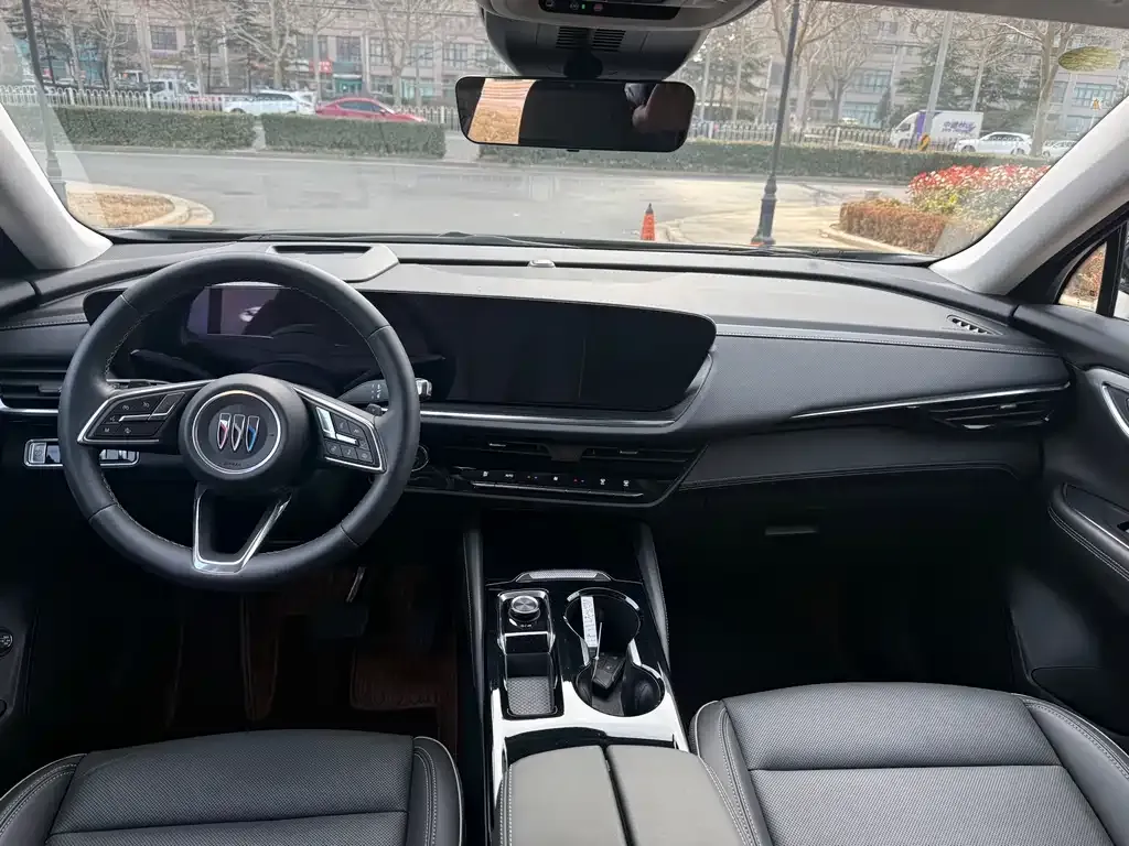 Buick Envision Plus — фото 4