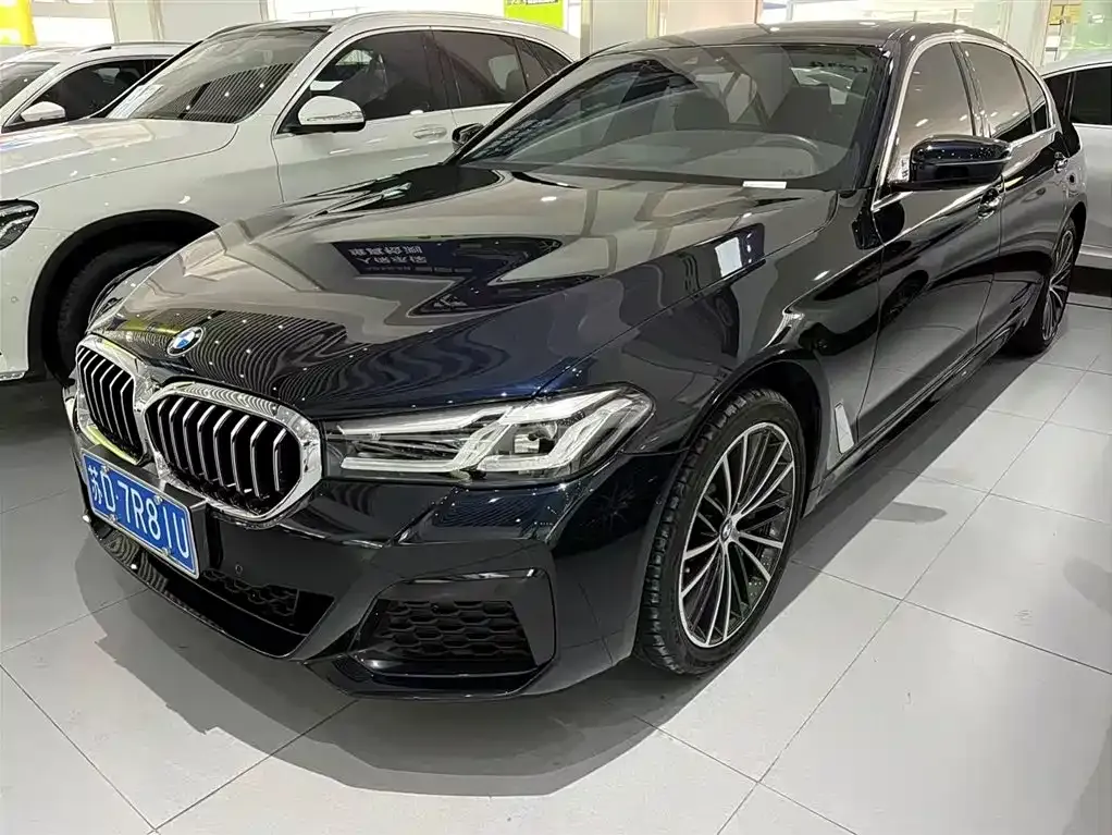 BMW 5 Series — фото 1