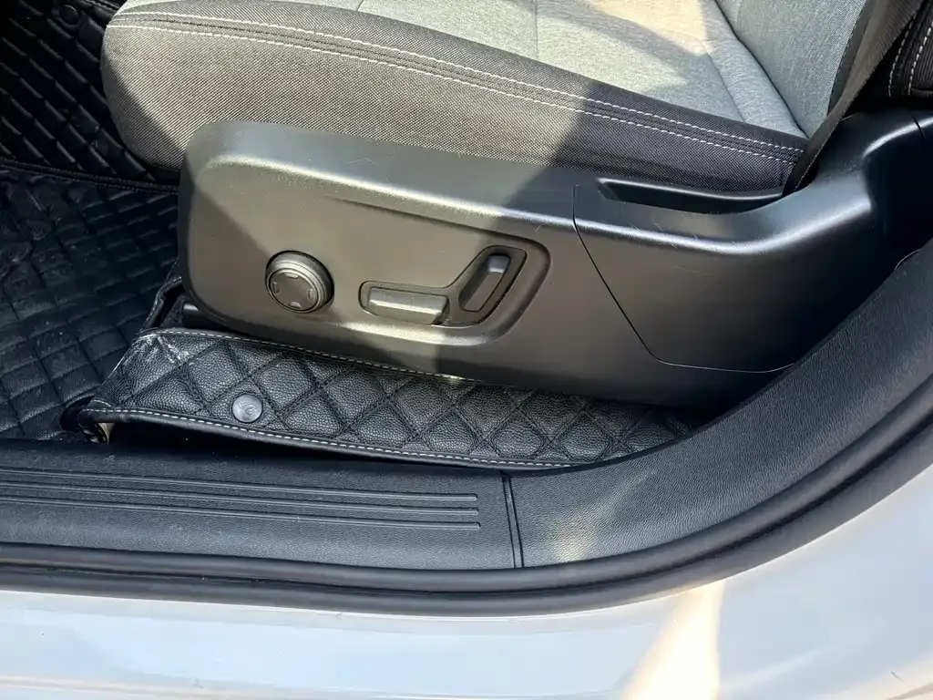 Volvo XC40 2022 из CN, фото 3