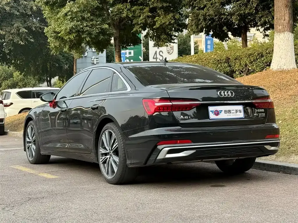 Audi A6L — фото 8