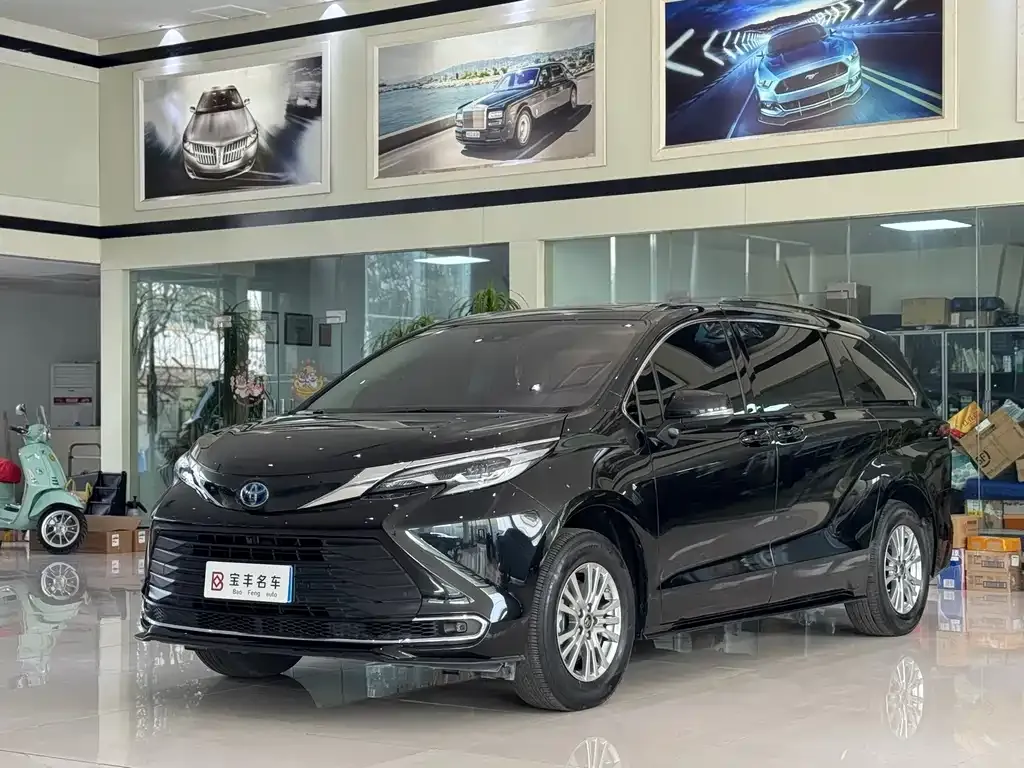 Toyota Sienna 2022 из CN, фото 1