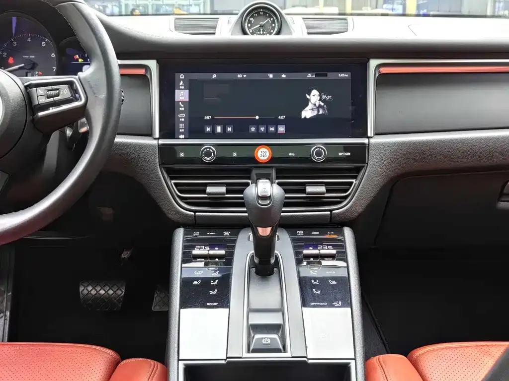 Porsche Macan — фото 4