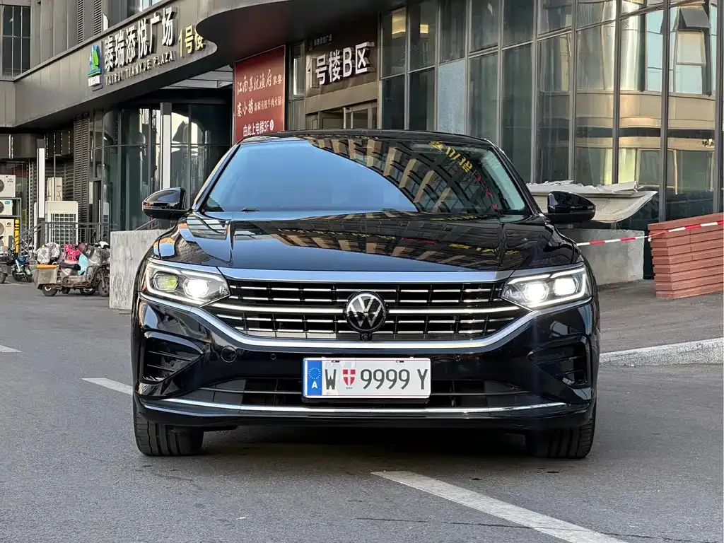 Volkswagen Passat 2023 из CN, фото 10