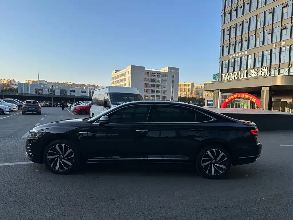 Volkswagen Passat 2023 из CN, фото 6