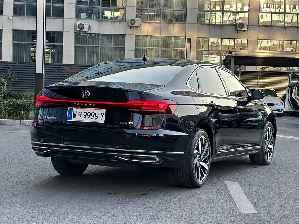 Volkswagen Passat 2023 из CN, фото 9