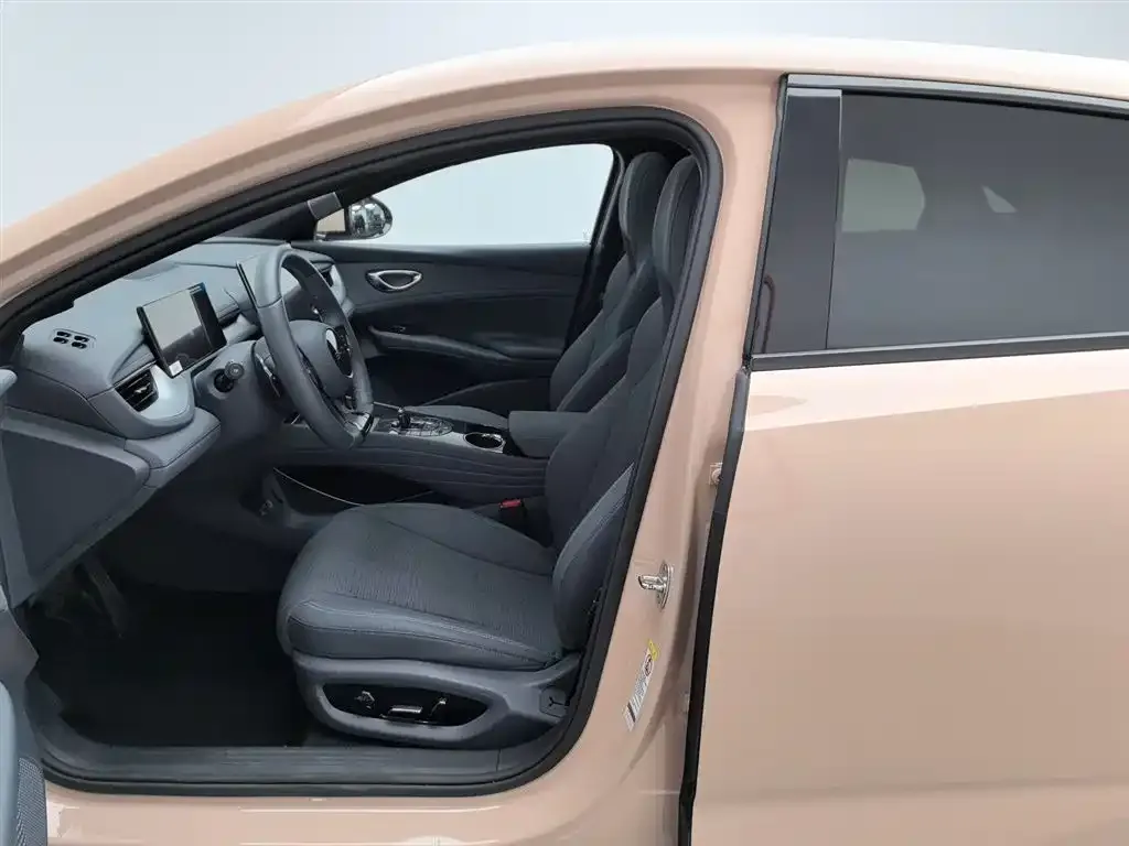 BYD Seal 06GT — фото 10