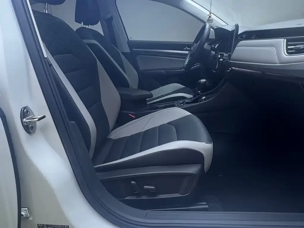 Volkswagen Bora 2022 из CN, фото 5