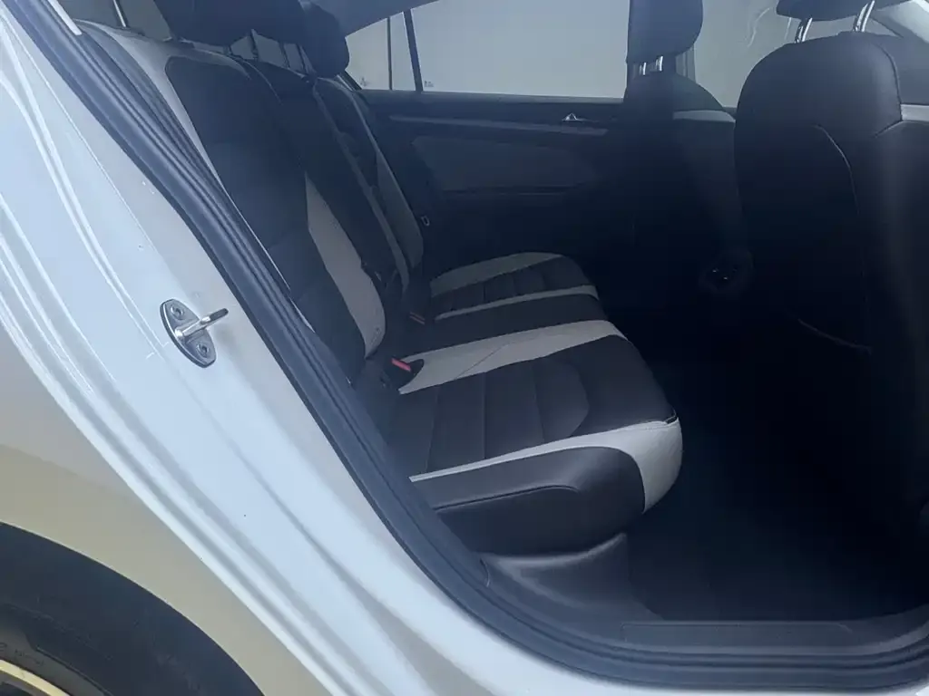 Volkswagen Bora 2022 из CN, фото 10