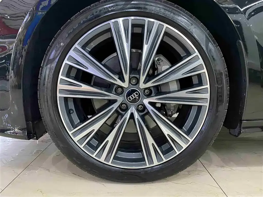Audi A6L 2023 из CN, фото 10
