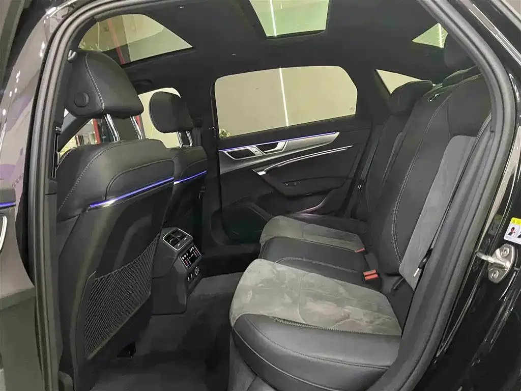 Audi A6L 2023 из CN, фото 9
