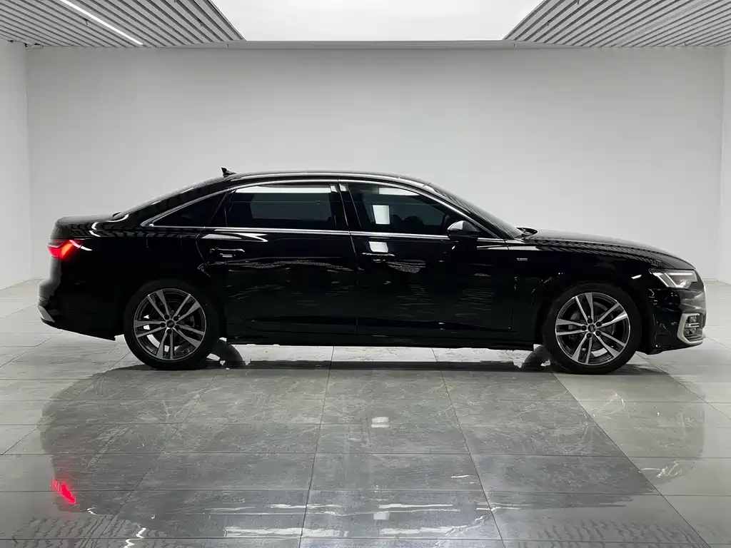 Audi A6L 2024 из CN, фото 9