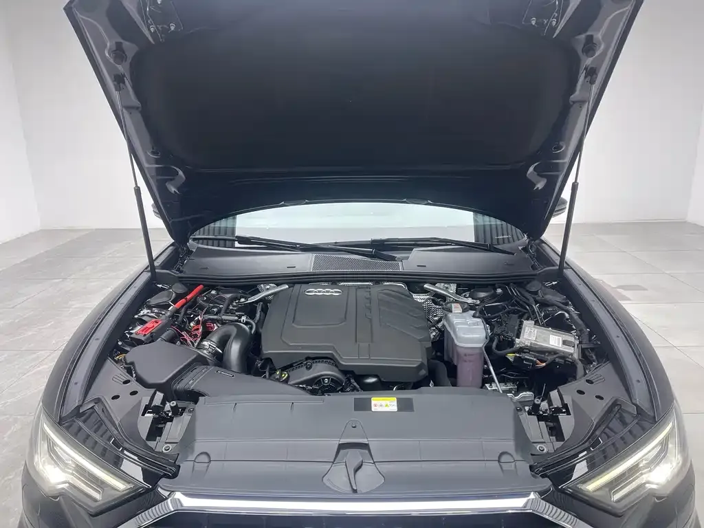 Audi A6L 2024 из CN, фото 2