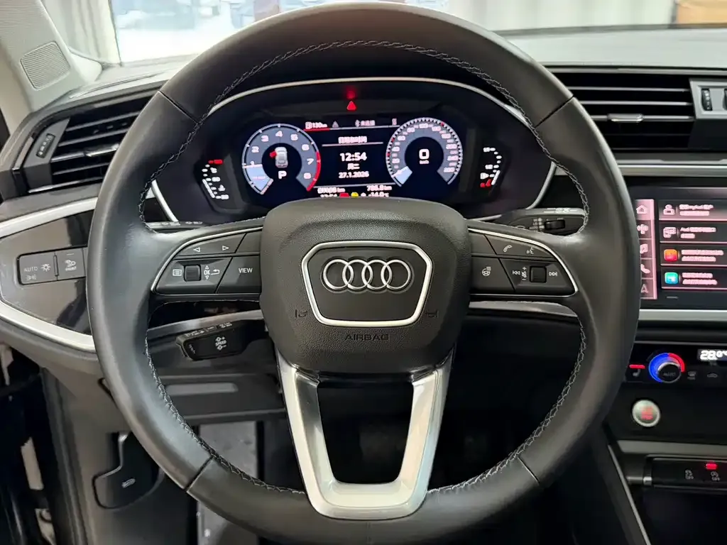 Audi Q3 — фото 5