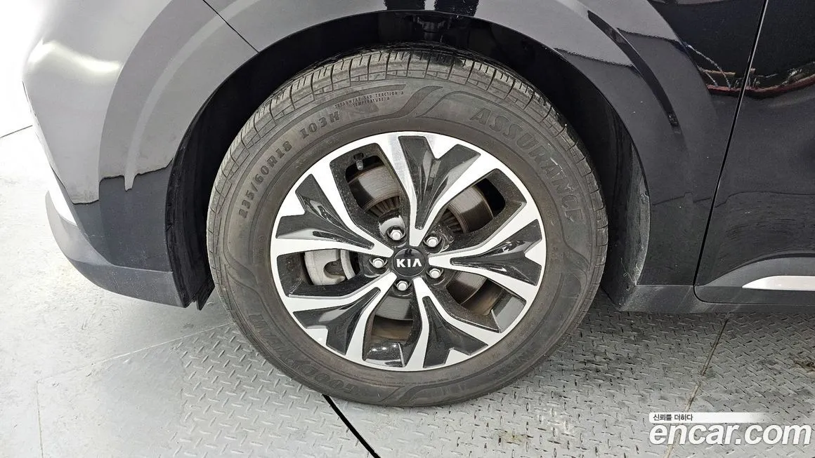 Kia Carnival — фото 10