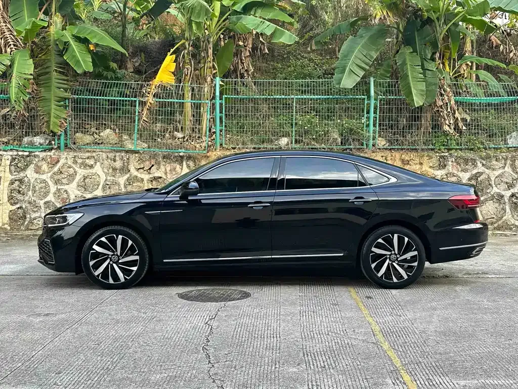 Volkswagen Passat 2022 из CN, фото 10