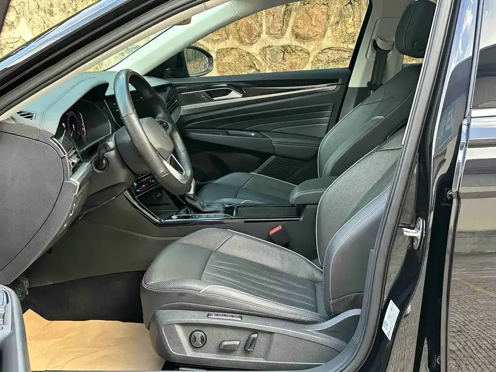 Volkswagen Passat 2022 из CN, фото 3