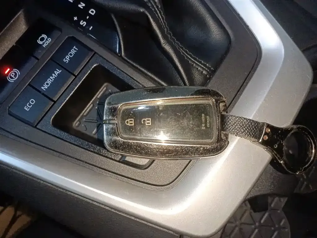 Toyota RAV4 2024 из CN, фото 10