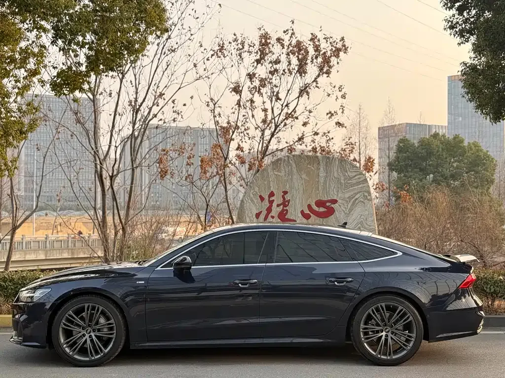 Audi A7 2022 из CN, фото 9