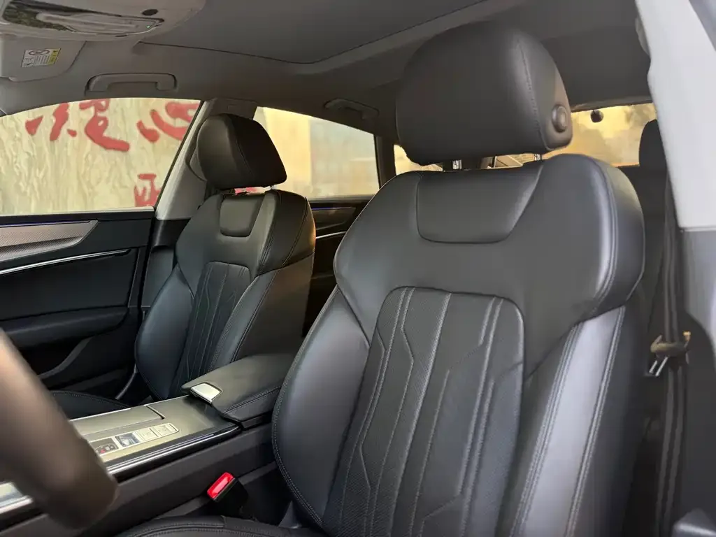 Audi A7 2022 из CN, фото 3