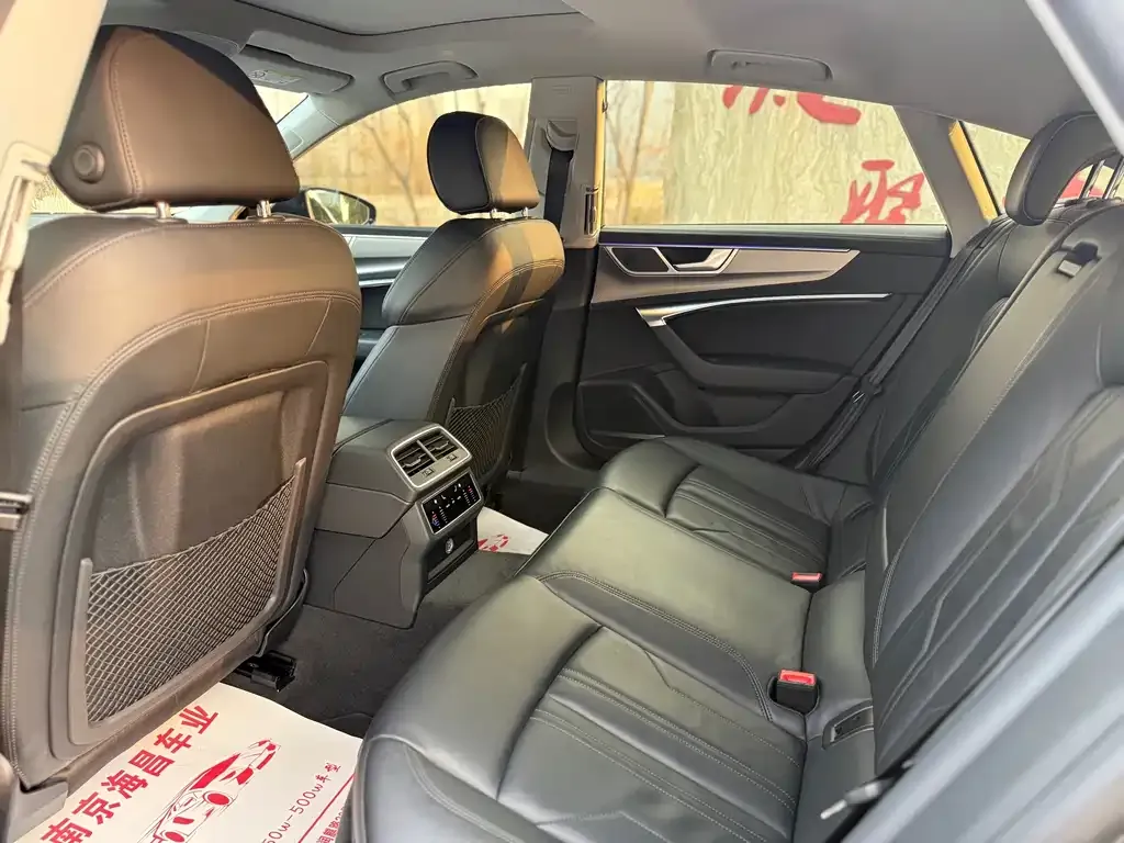 Audi A7 2022 из CN, фото 5