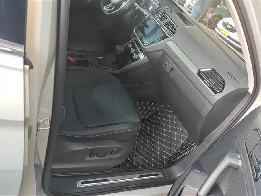 Volkswagen Tiguan L 2021 из CN, фото 3