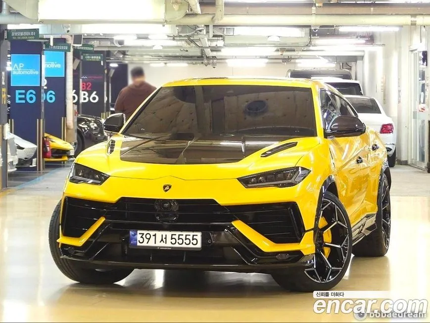 Lamborghini Urus 2023 из KR, фото 1