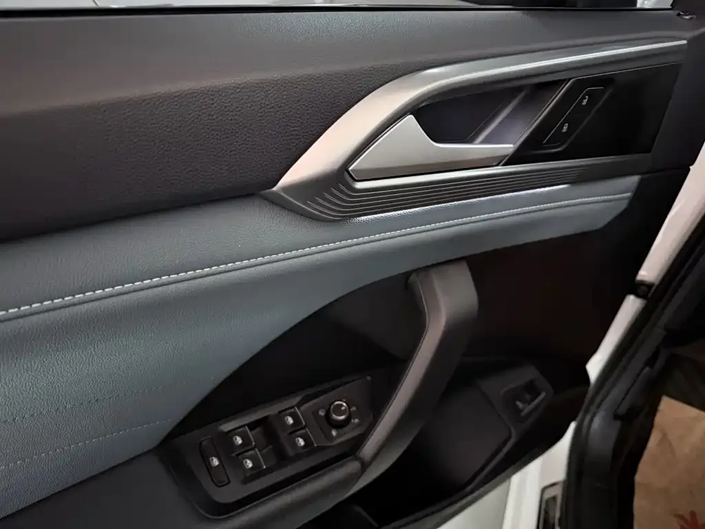 Volkswagen Tharu 2024 из CN, фото 10