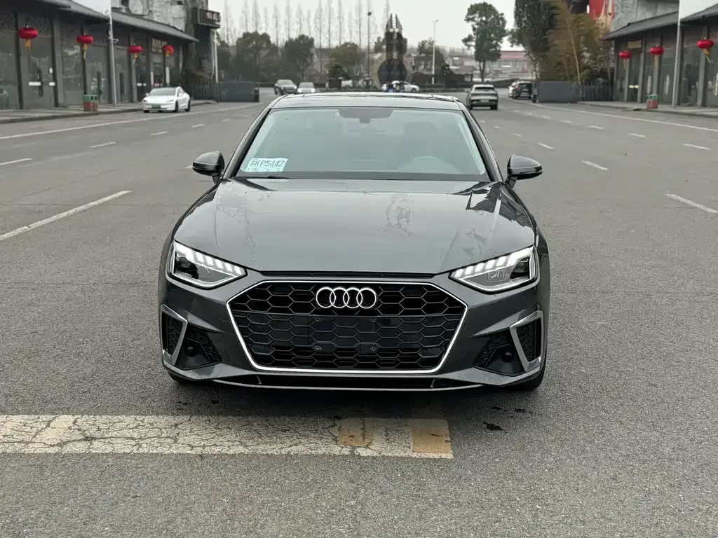 Audi A4L 2021 из CN, фото 10