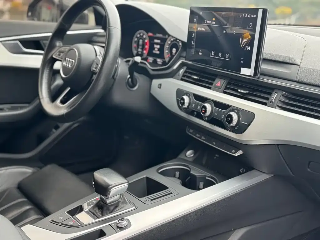 Audi A4L 2021 из CN, фото 6