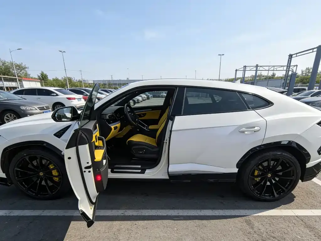 Lamborghini Urus 2021 из CN, фото 8