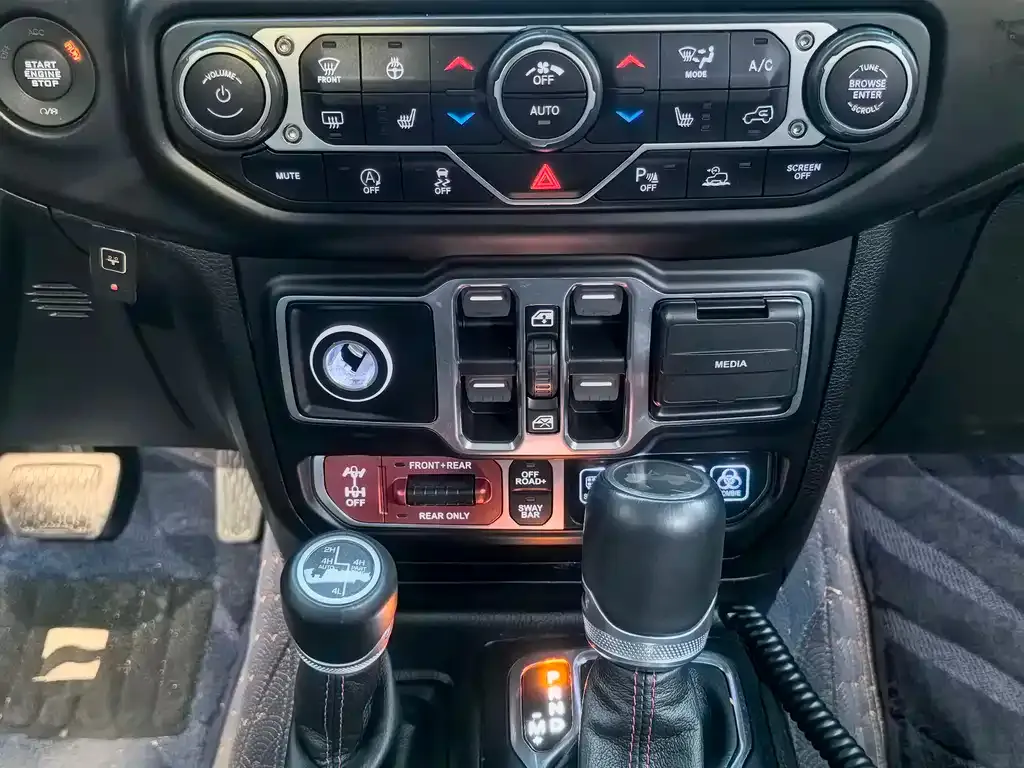 Jeep Wrangler 2021 из CN, фото 8