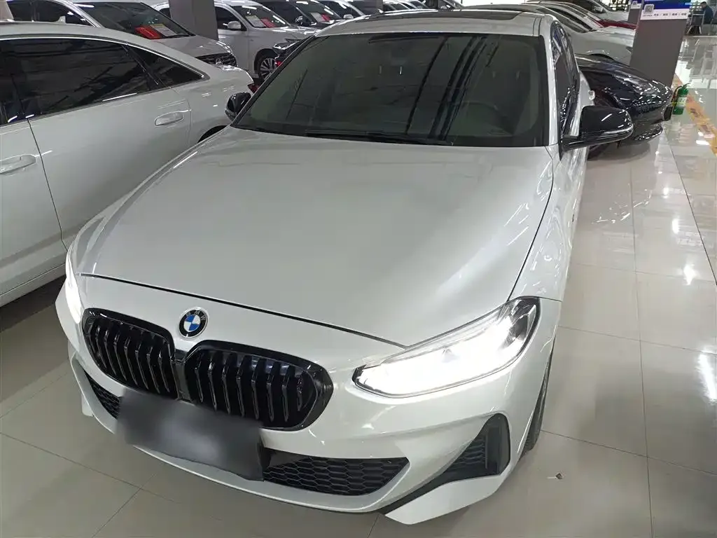 BMW 1 Series 2021 из CN, фото 1
