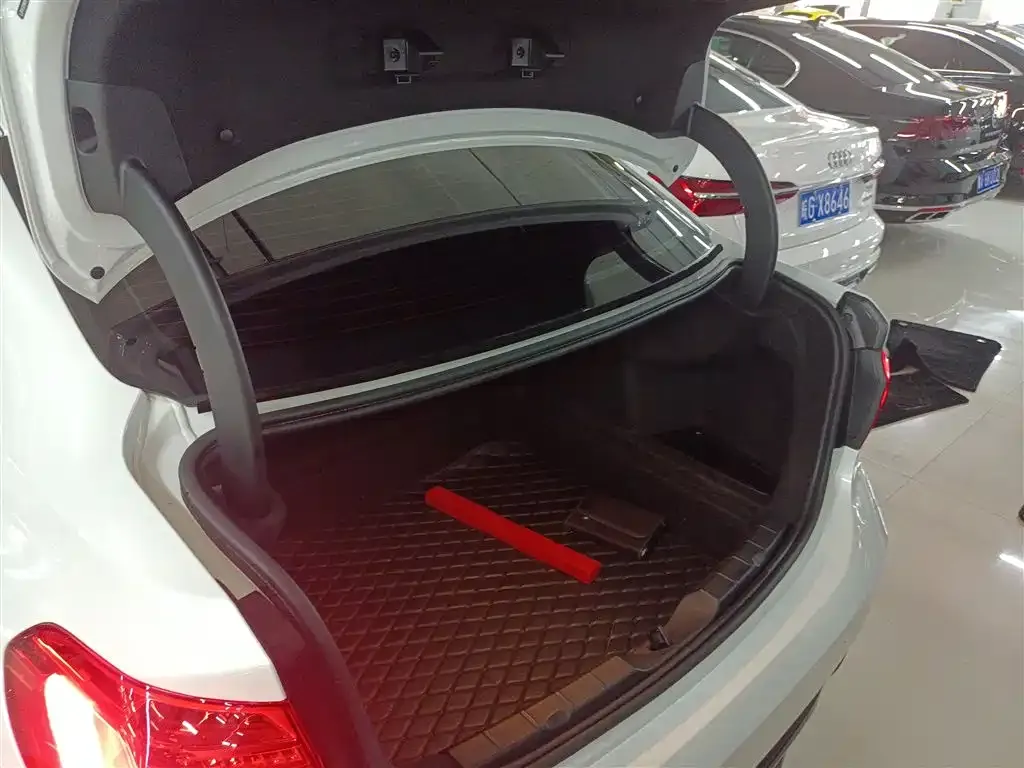 BMW 1 Series 2021 из CN, фото 7