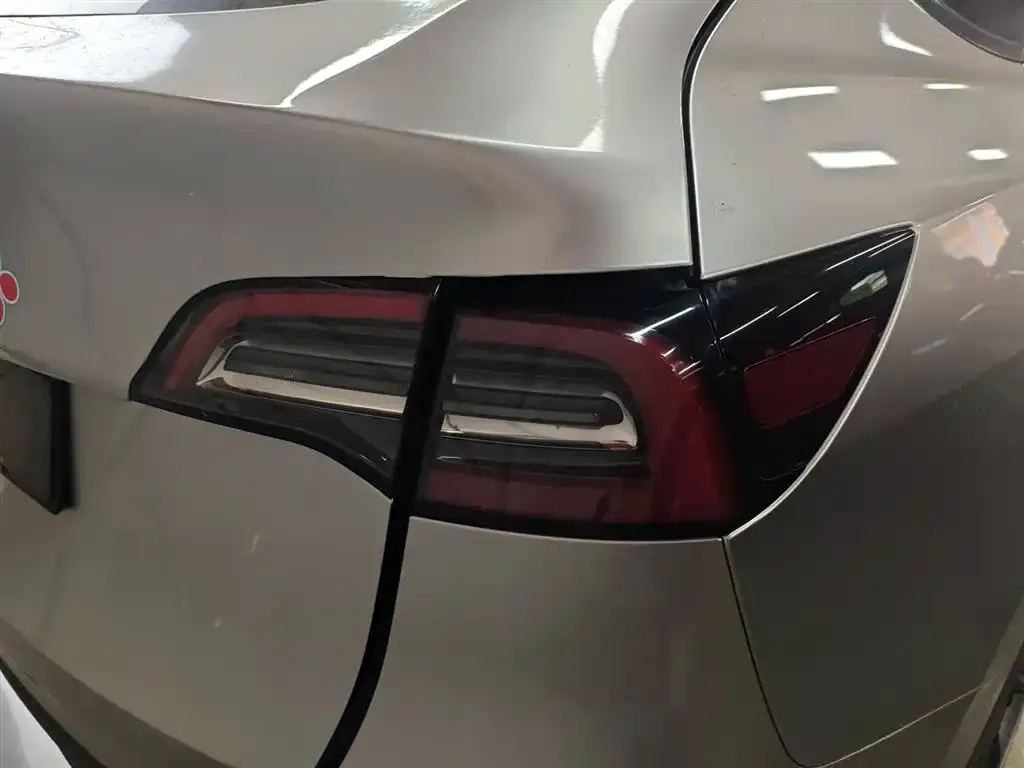 Tesla Model Y 2023 из CN, фото 2
