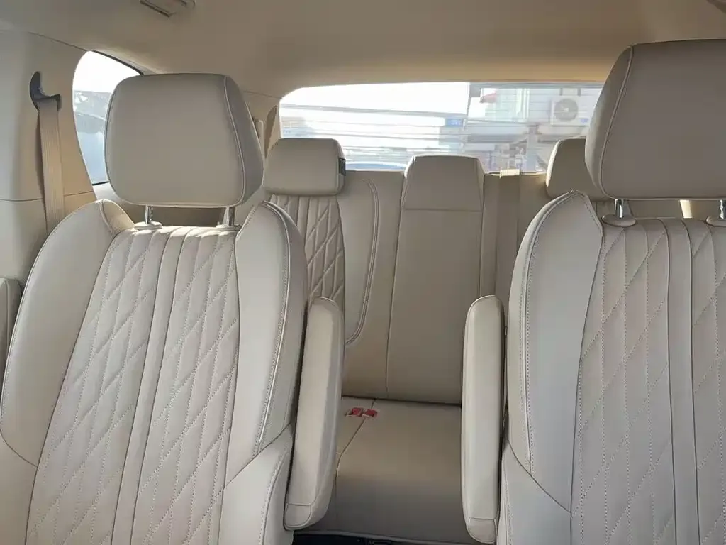 Buick GL8 2023 из CN, фото 3