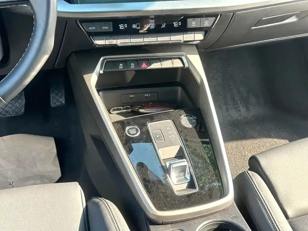 Audi A3 2023 из CN, фото 4