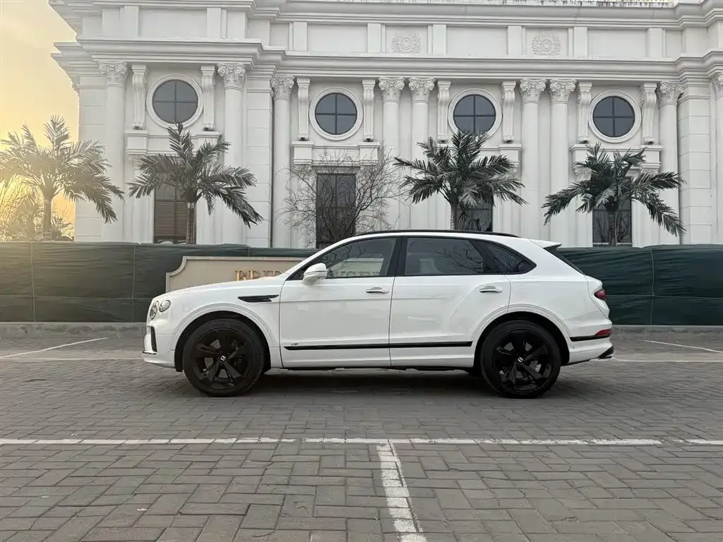 Bentley Bentayga 2022 из CN, фото 5