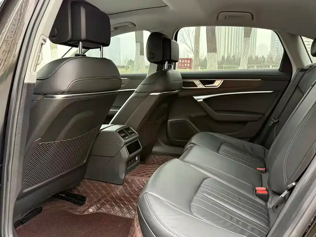 Audi A6L 2023 из CN, фото 7
