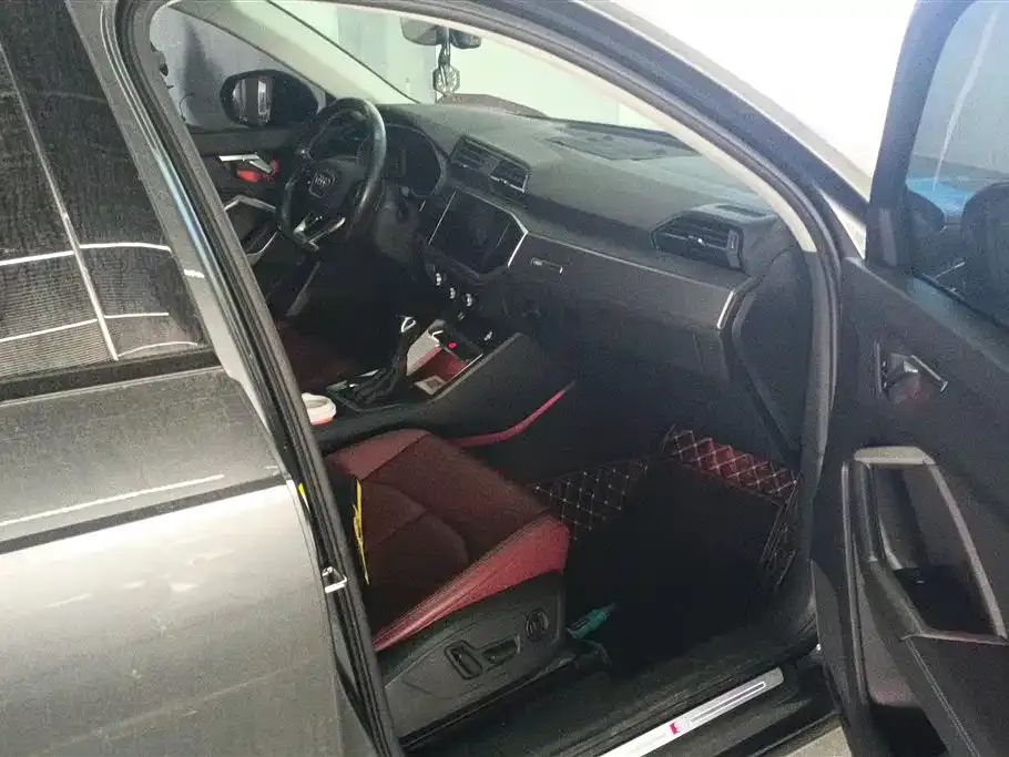 Audi Q3 2021 из CN, фото 4