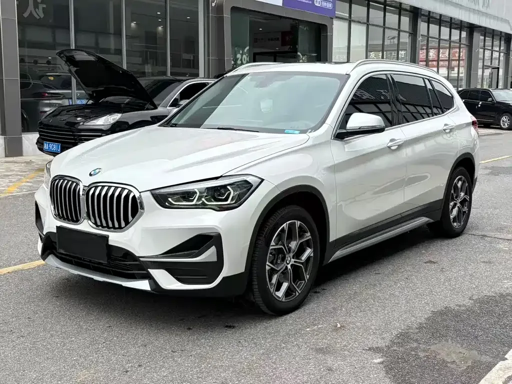 BMW X1 — фото 1
