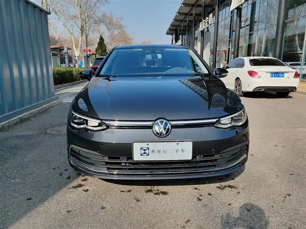 Volkswagen Golf 2024 из CN, фото 2