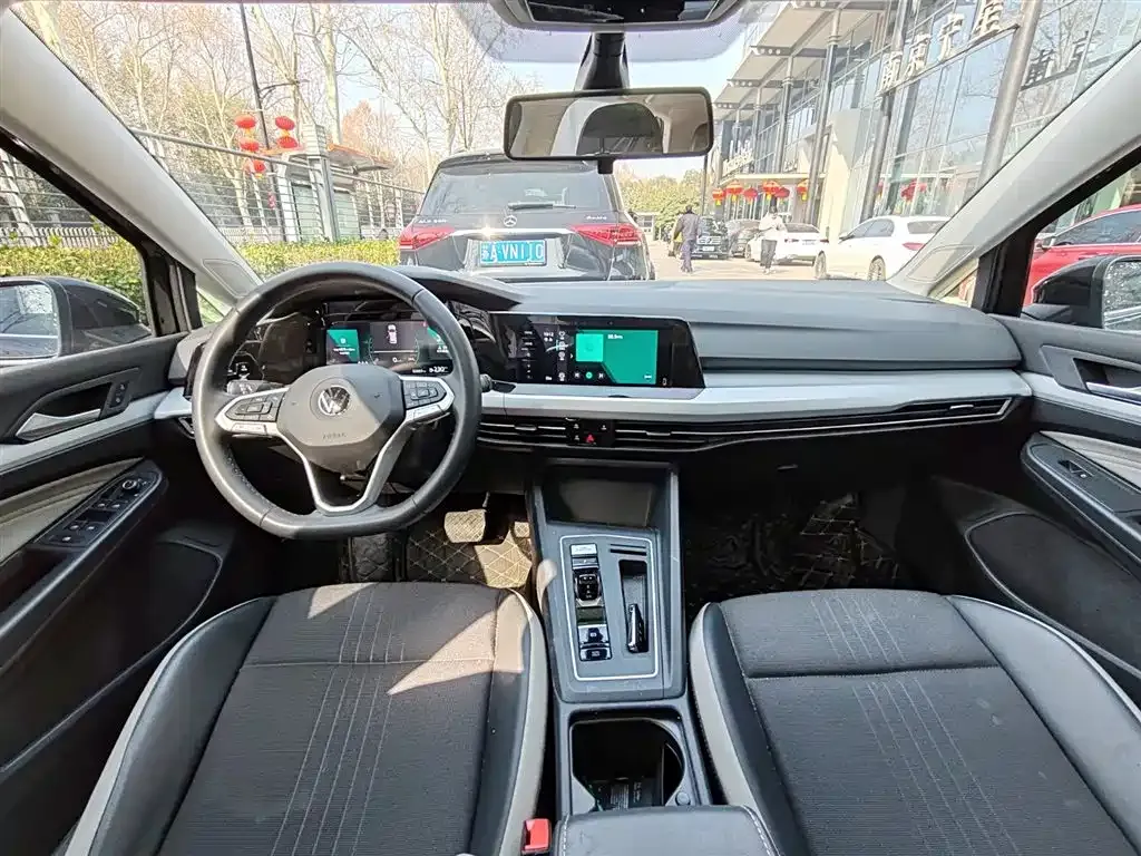 Volkswagen Golf 2024 из CN, фото 4