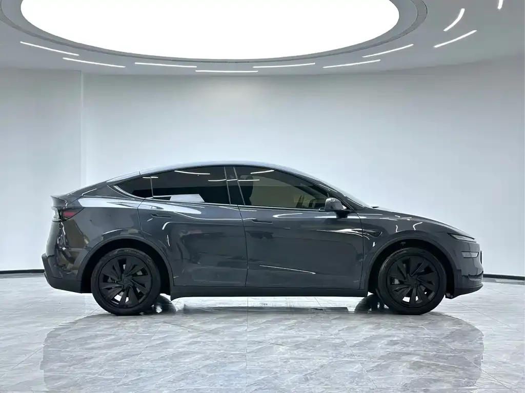 Tesla Model Y 2025 из CN, фото 8