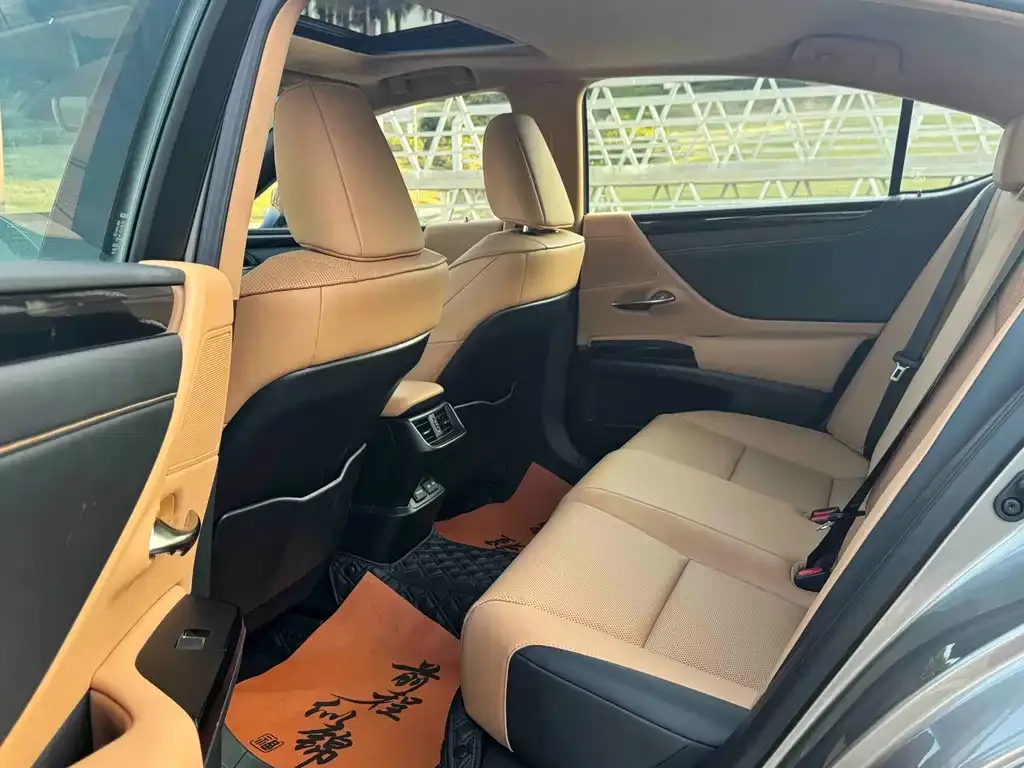 Lexus ES 2023 из CN, фото 4