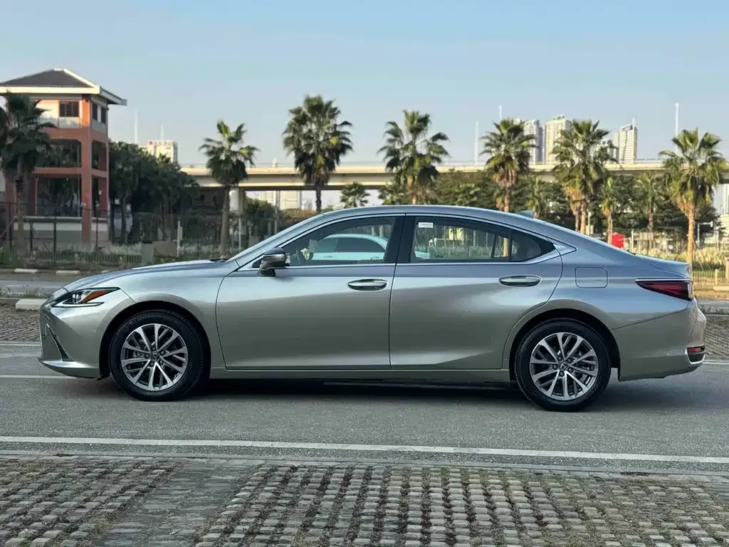 Lexus ES 2023 из CN, фото 9