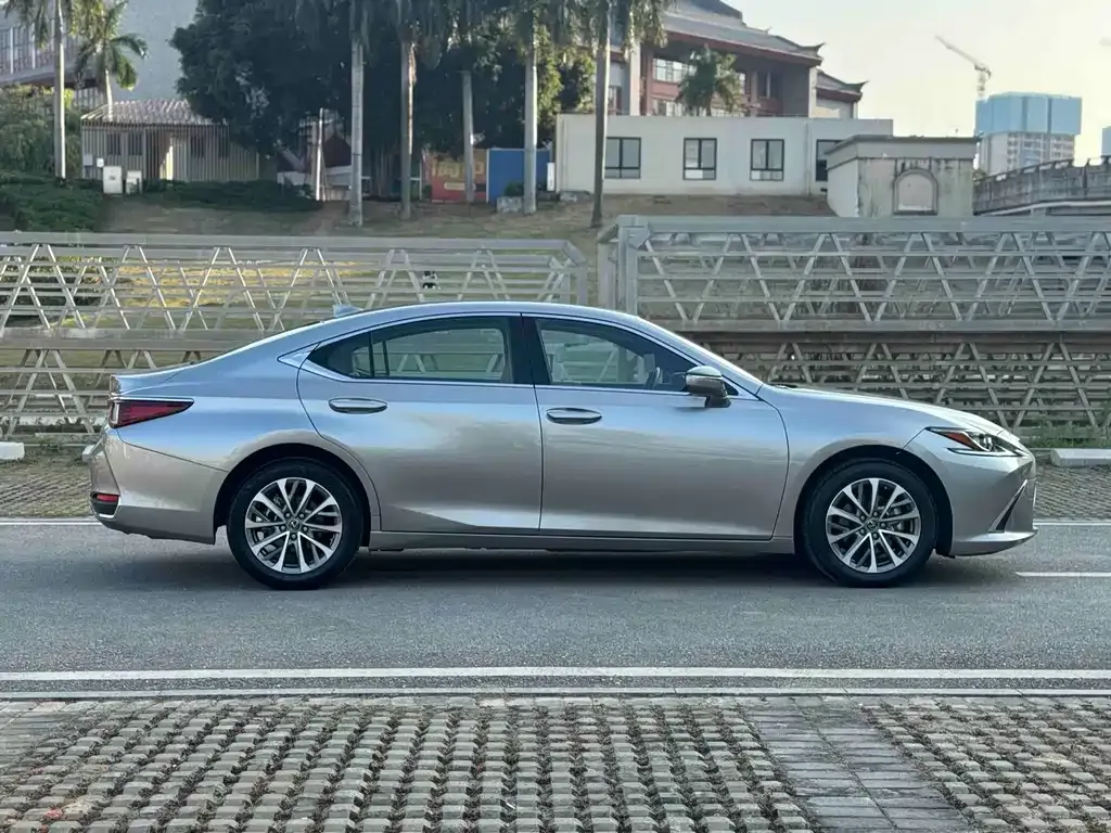 Lexus ES 2023 из CN, фото 6