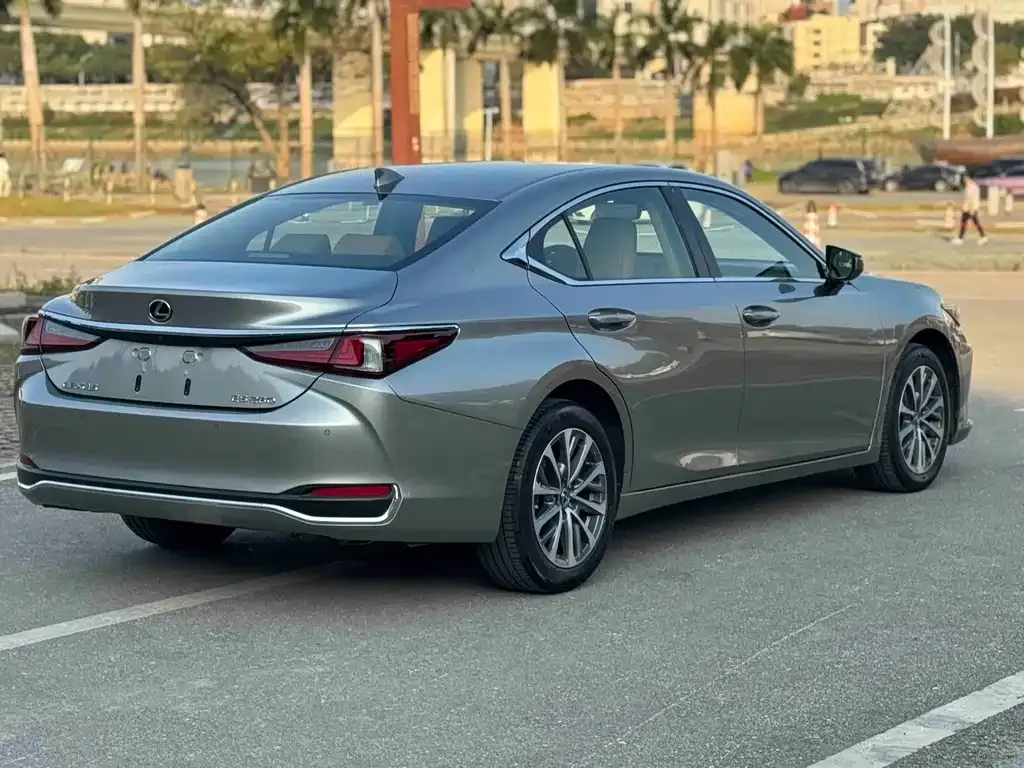 Lexus ES 2023 из CN, фото 10