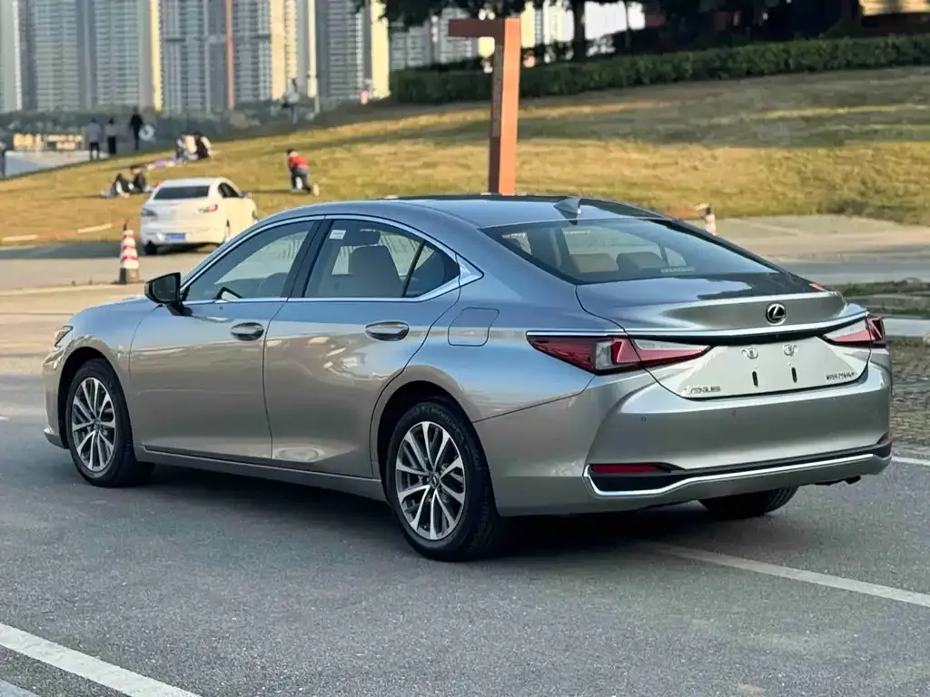 Lexus ES 2023 из CN, фото 2